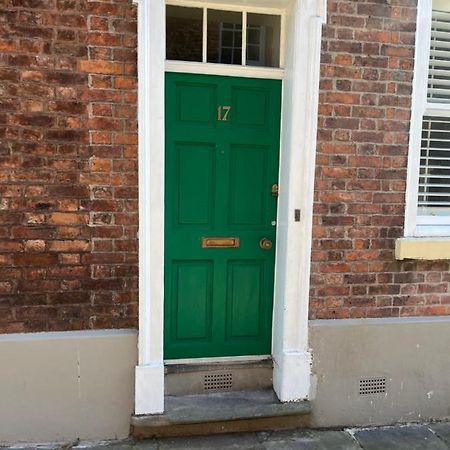Вілла 18Th Century Townhouse In Chester City Centre Екстер'єр фото