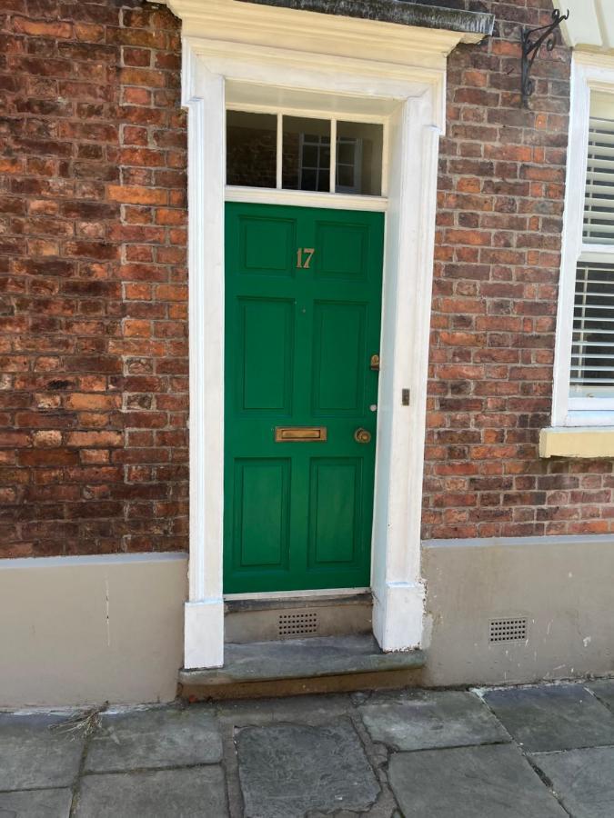 Вілла 18Th Century Townhouse In Chester City Centre Екстер'єр фото