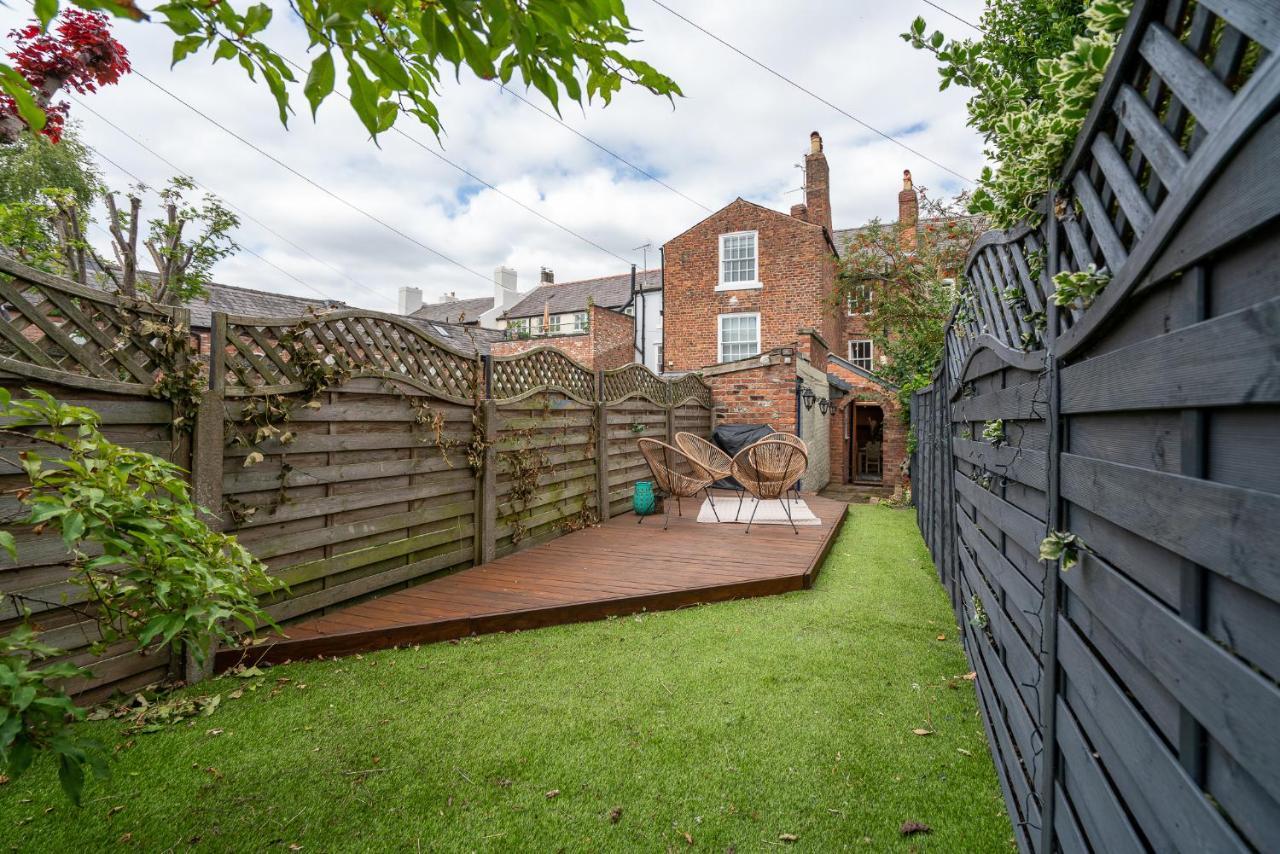 Вілла 18Th Century Townhouse In Chester City Centre Екстер'єр фото